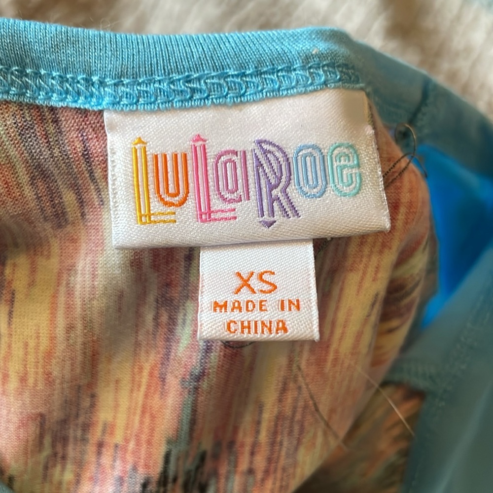 LuLaRoe Randy Tee - Picture 2 of 3
